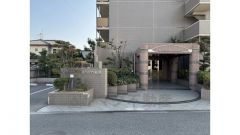 マンション正面入り口