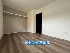 2階洋室のお部屋です。