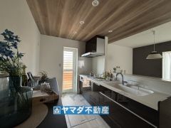 キッチンからご家族との会話ができますね。