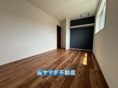 2階洋室のお部屋です