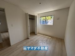 2階洋室のお部屋です
