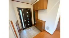 玄関にはシューズボックスがあります。