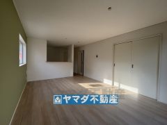 リビングの広さに加えて和室の入り口を開放すればさらに広々とした空間になります