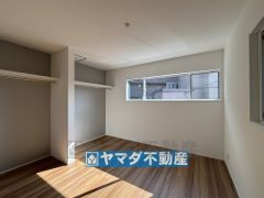 2階洋室8.0帖のお部屋です。