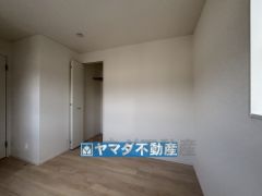 2階洋室のお部屋です