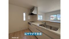 同社施工例　　キッチンからご家族との会話ができますね。