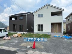 3号棟ケイミュー外壁は汚れが付きにくい効果を併せ持つ特徴があります。