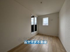2階洋室6.3帖のお部屋です。
