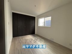 2階洋室6帖のお部屋です。