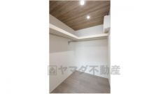 2階8.3帖のお部屋には2.3帖のウォークインクローゼットがあります。