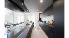 収納たっぷりシステムキッチン