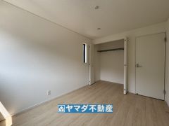 2階洋室6帖のお部屋です。