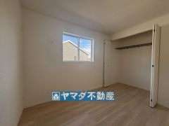 2階よス必5.2帖のお部屋です。