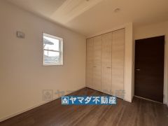 2階洋室5.3帖のお部屋です。