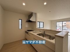 キッチンからご家族との会話ができますね。