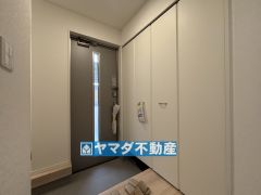玄関には大容量のシューズボックス
