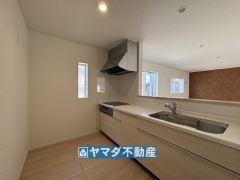 キッチンからご家族との会話ができますね。