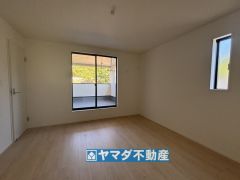 2階洋室8帖のお部屋です。