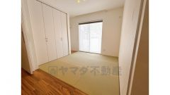 収納完備のタタミルーム