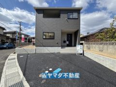 2号棟ケイミュー外壁は汚れが付きにくい効果を併せ持つ特徴があります。