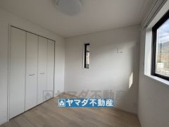2階洋室5帖のお部屋です。