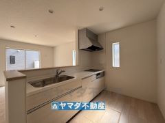 キッチンからご家族との会話ができますね。