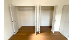 2階洋室のお部屋にはたっぷり収納