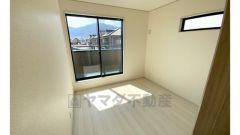 2階洋室のお部屋です