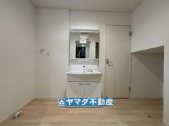 三面鏡タイプの洗面台