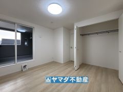 2階洋室7.5帖のお部屋です。