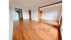 リビングの広さに加えて洋室の入り口を開放すればさらに広々とした空間になります