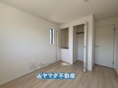 2階洋室5.75帖のお部屋です。