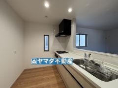 キッチンからご家族との会話ができますね。