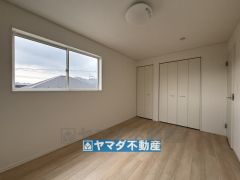 2階洋室6.7帖のお部屋です。