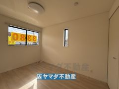 2階洋室6帖のお部屋です。
