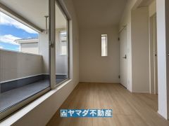2階バルコニーから出入りできるホール
