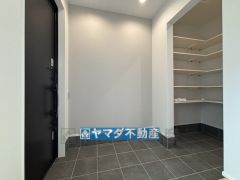 広々とした内玄関