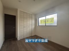 2階洋室のお部屋です。