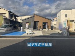 ケイミュー外壁は汚れが付きにくい効果を併せ持つ特徴があります。