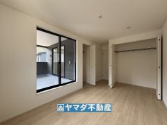 2階洋室7.2帖のお部屋です。