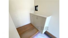 玄関にはロータイプのシューズボックス