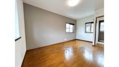 リフォーム済　2階洋室7帖おお部屋。　壁・天井クロス・フローリング張替え