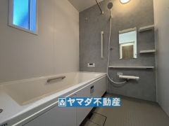 ゆったりとしたバスルーム
