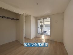 2階洋室6.5帖のお部屋です。