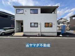 2号棟ケイミュー外壁は汚れが付きにくい効果を併せ持つ特徴があります。