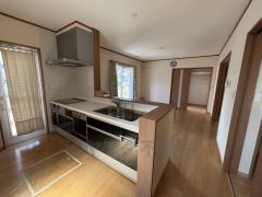 キッチンからご家族との会話ができますね。