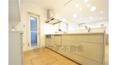 勝手口のあるシステムキッチン