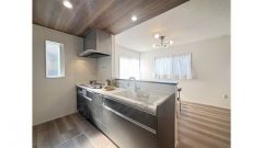 キッチンからご家族との会話ができますね。