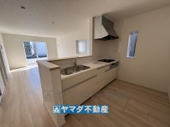 キッチンからご家族との会話ができますね。