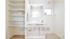 可動式の棚完備